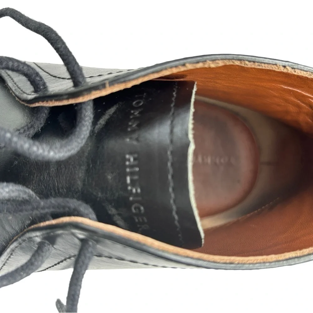 TOMMY HILFIGER Mens Chukka Boots 11 M Black Leather Oxford Boot Rubber Sole EUC